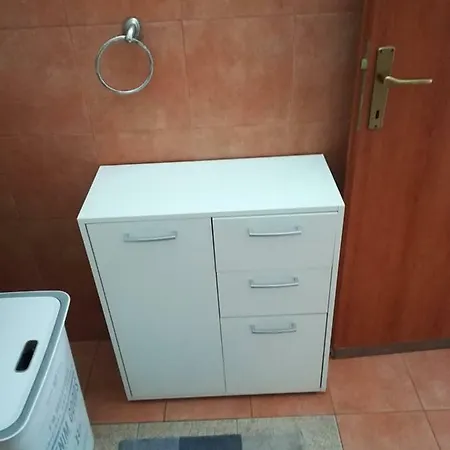 Rusov شقة